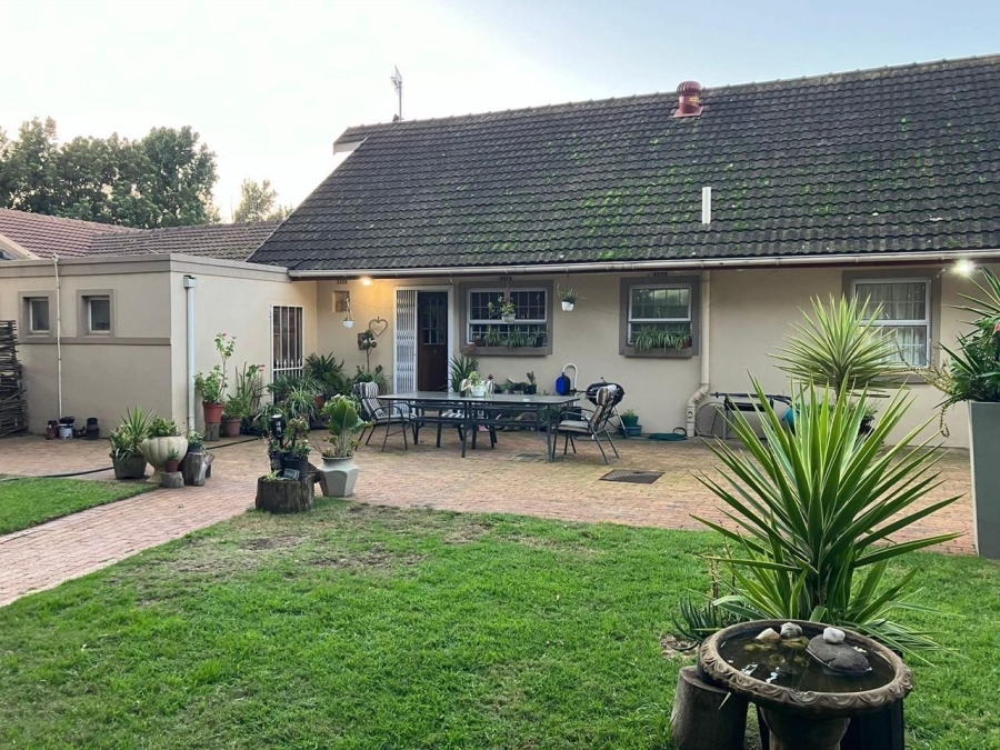 6 Bedroom Property for Sale in Joostenbergvlakte Western Cape